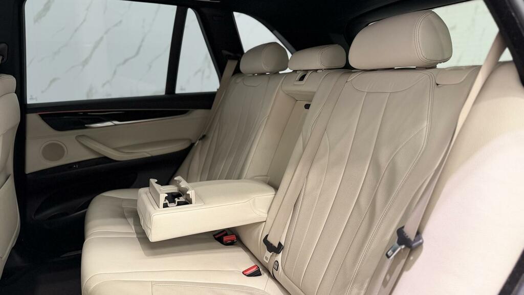 BMW X5 M M50d White #11