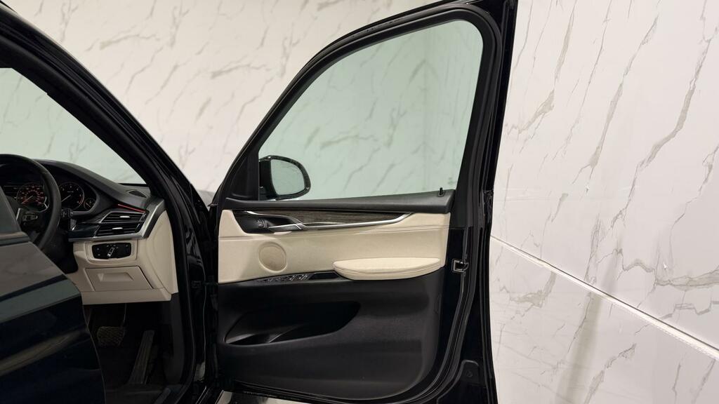 BMW X5 M M50d White #31