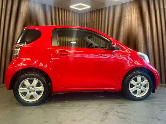 Toyota IQ Red #8