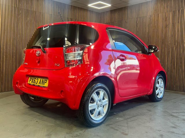 Toyota IQ Red #10