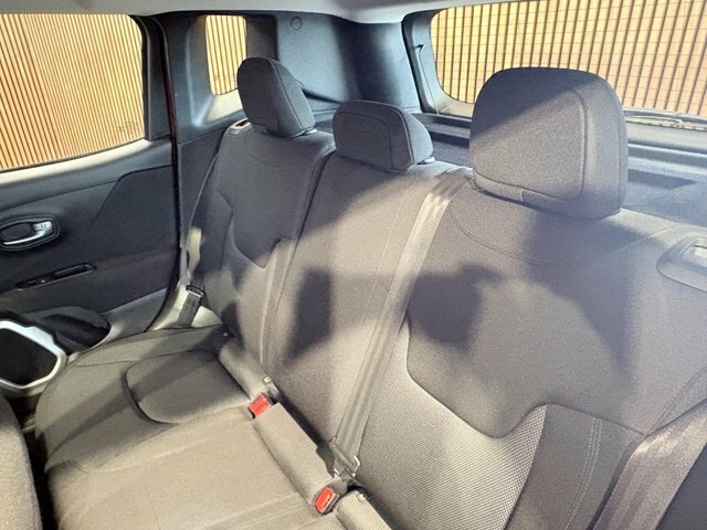 Jeep Renegade Limited White #12