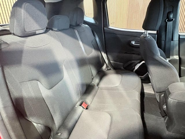Jeep Renegade Limited White #13