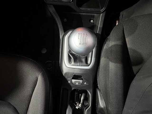 Jeep Renegade Limited White #9