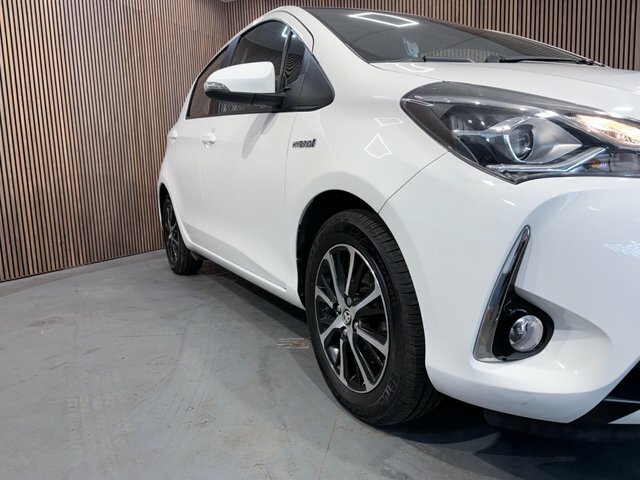 Toyota Yaris 1.5 Vvt-h Icon Tech E-cvt Euro 6 Ss White #2
