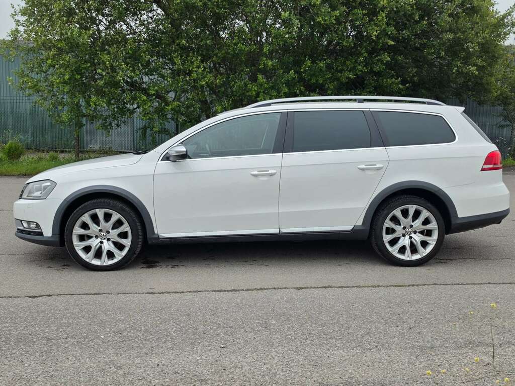 Volkswagen Passat Alltrack 2.0 Tsi Bluemotion Tech Alltrack Dsg 4Motion Euro White #3