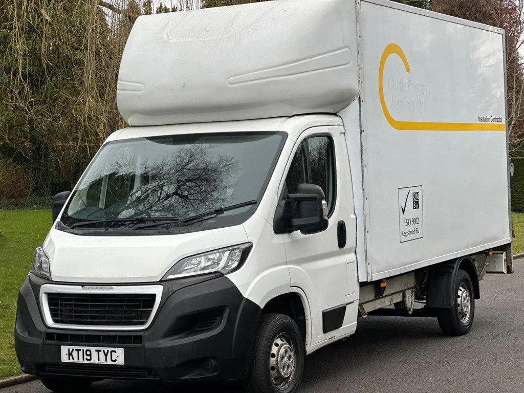 Peugeot Boxer Luton 2.0 Bluehdi 335 Built For Business L4 Euro 6 White