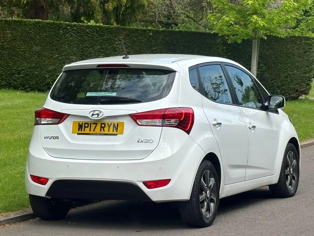 Hyundai Ix20 Hatchback 1.4 Blue Drive Se Euro 6 Ss 2017 WP17RYN White #3