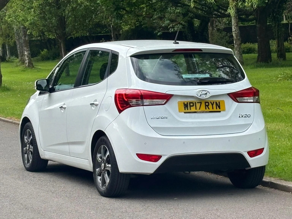Hyundai Ix20 Hatchback 1.4 Blue Drive Se Euro 6 Ss 2017 WP17RYN White #4