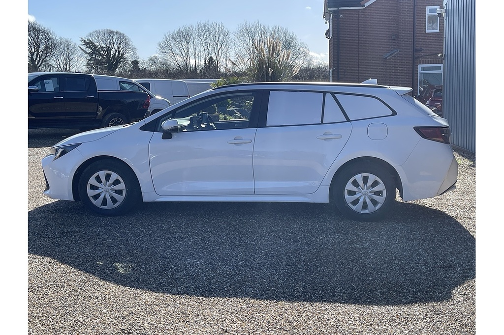 Toyota Corolla Vvt-h 2023 U2534 Ulez White #5