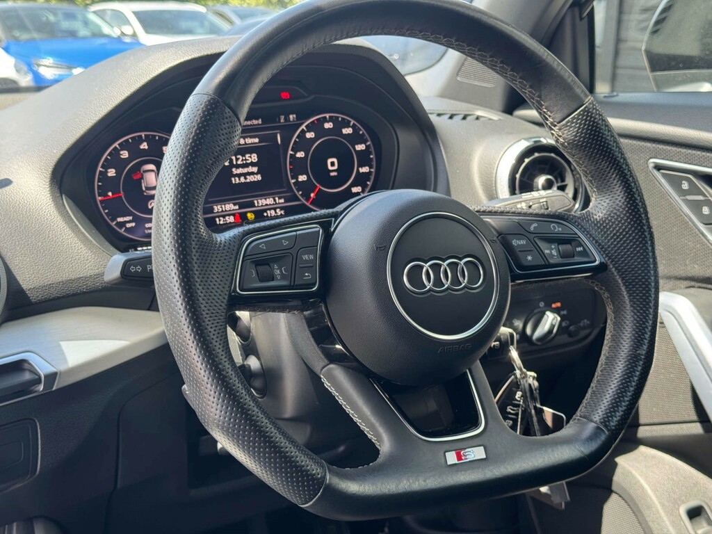 Audi Q2 Black Edition 30 Tfsi FA21NYC #3