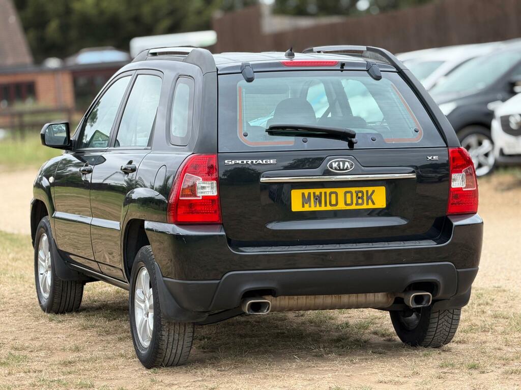 Kia Sportage 2.0 Xe 2Wd Black #4