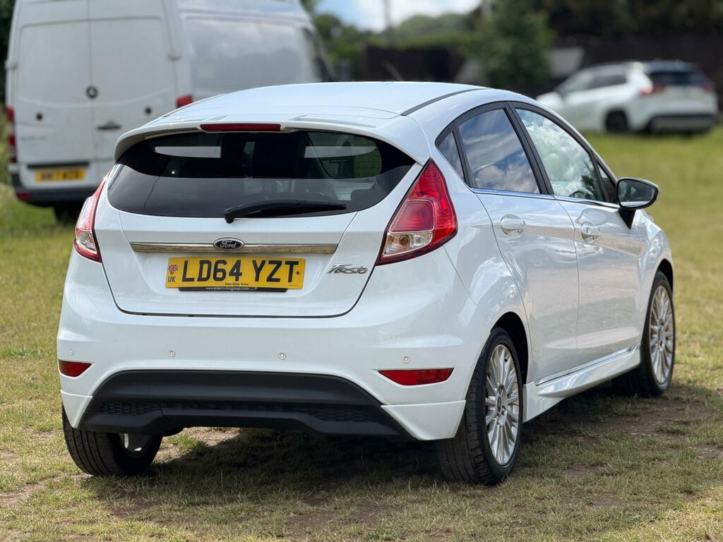 Ford Fiesta 1.5 Tdci Titanium Euro 5 LD64YZT White #5