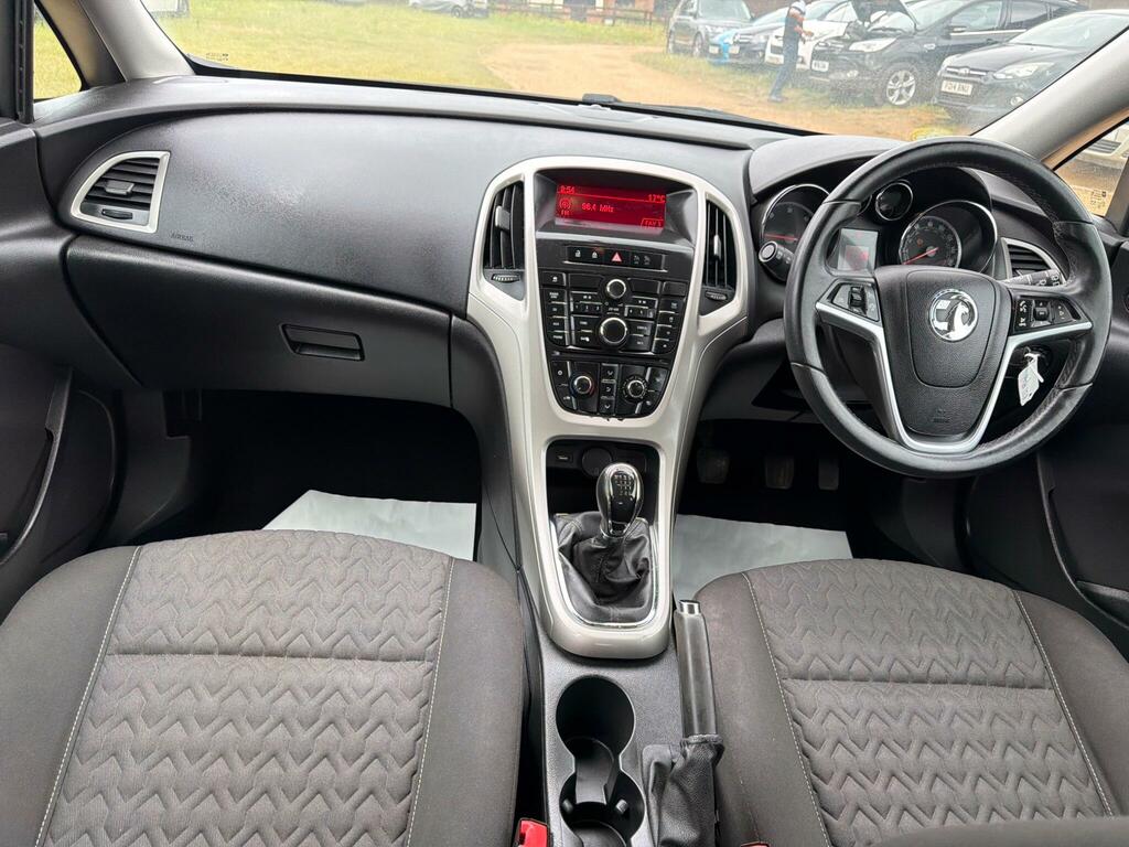 Vauxhall Astra Estate Red #23