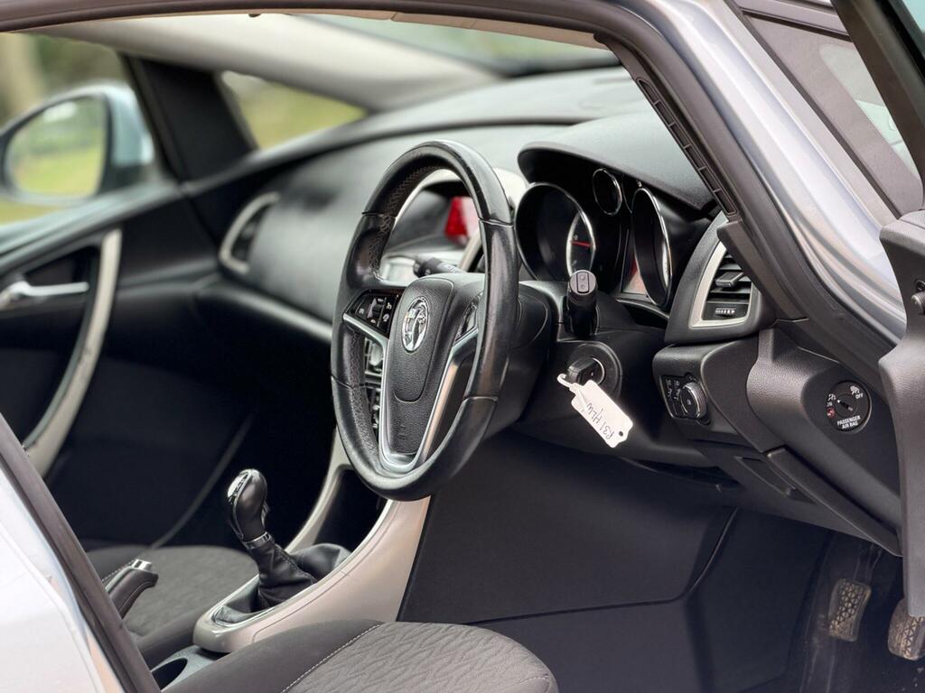 Vauxhall Astra Estate Red #10