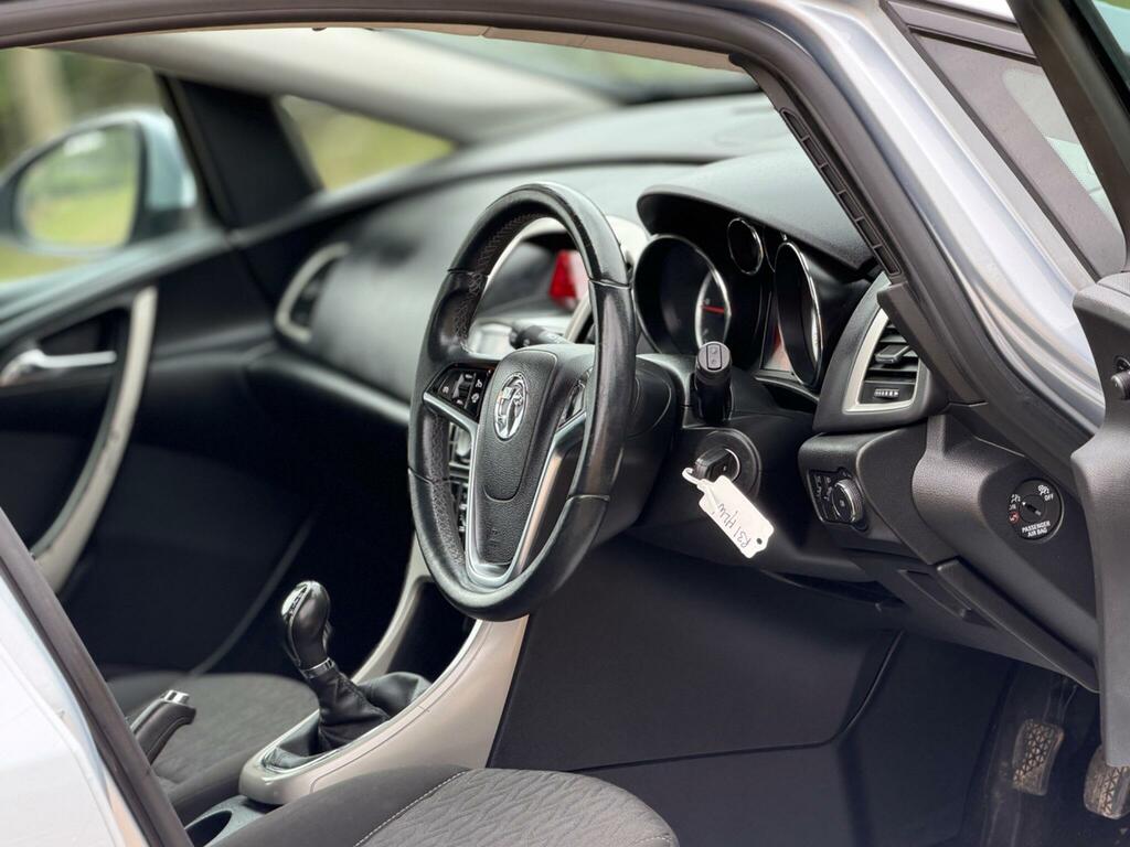 Vauxhall Astra Estate Red #25