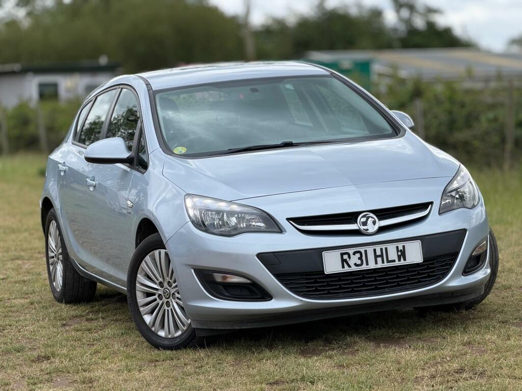 Vauxhall Astra Estate Red #8