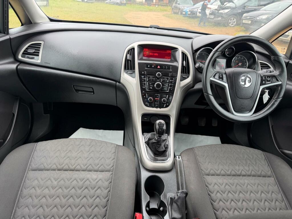 Vauxhall Astra Estate Red #12