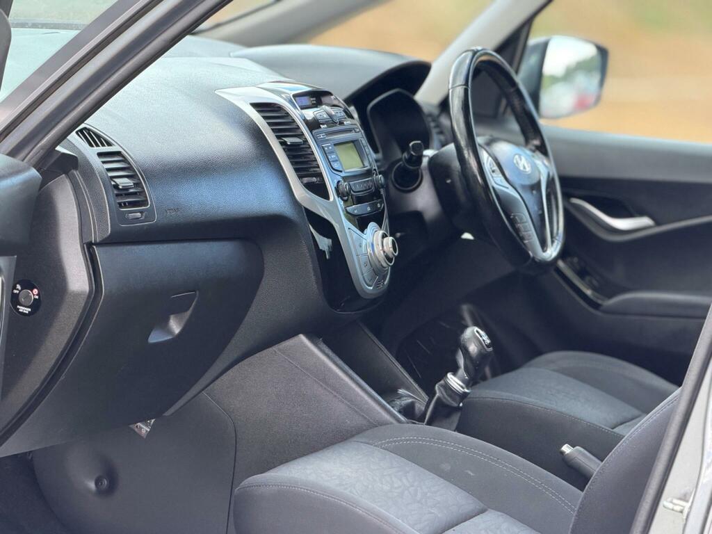Hyundai Ix20 Petrol #20
