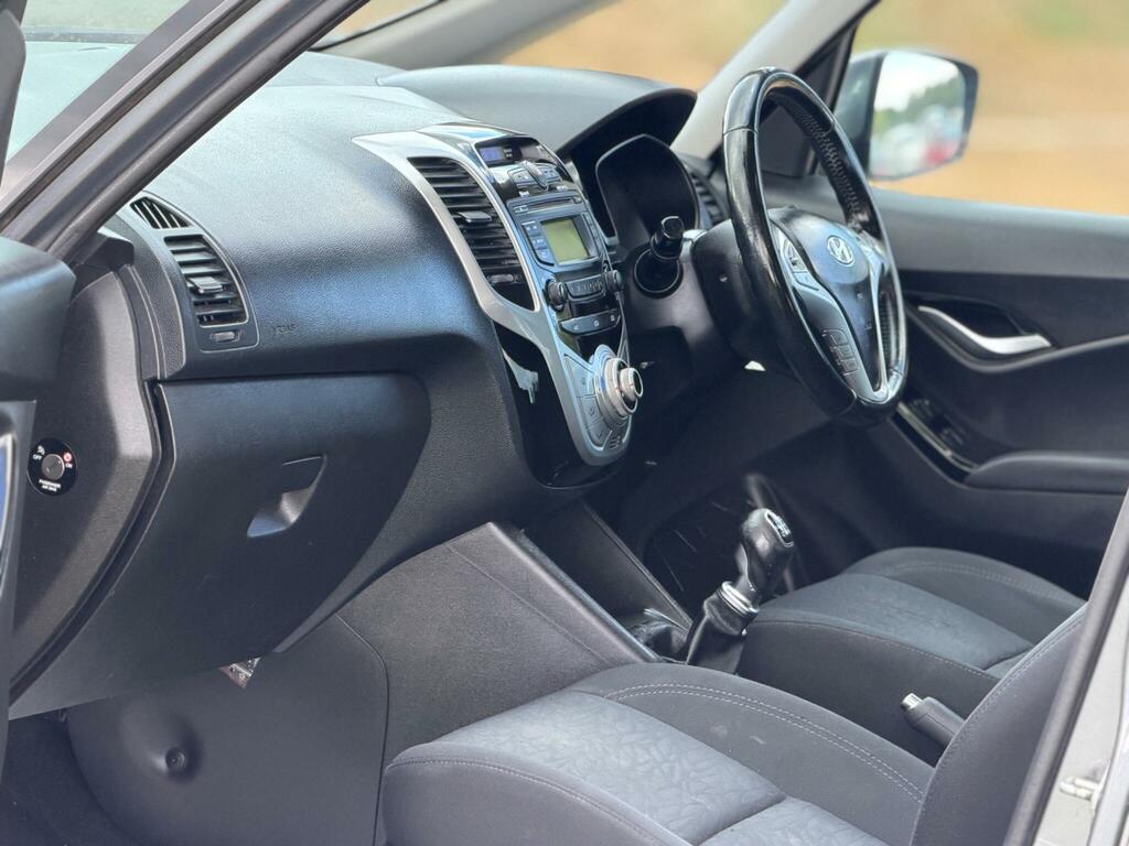 Hyundai Ix20 Petrol #24