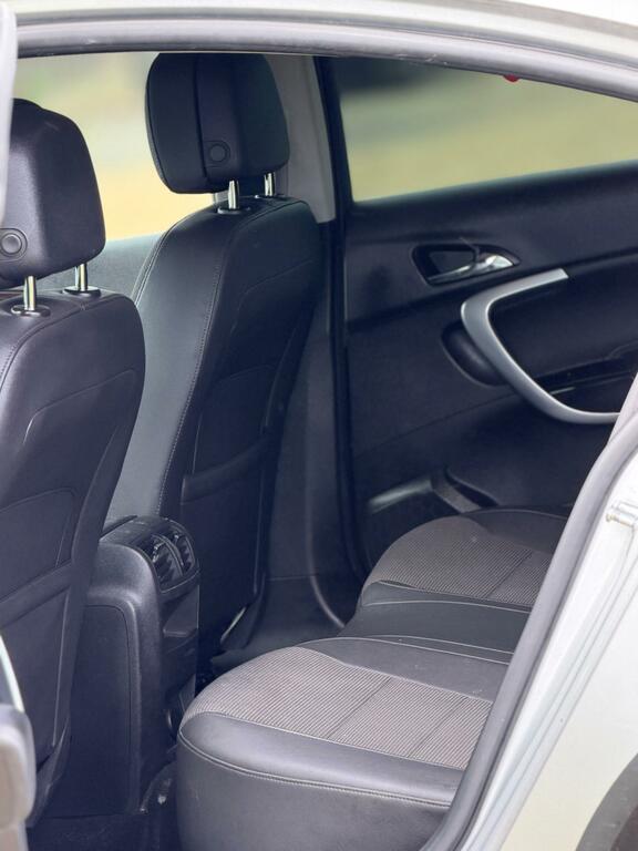 Vauxhall Insignia Hatchback Silver #23