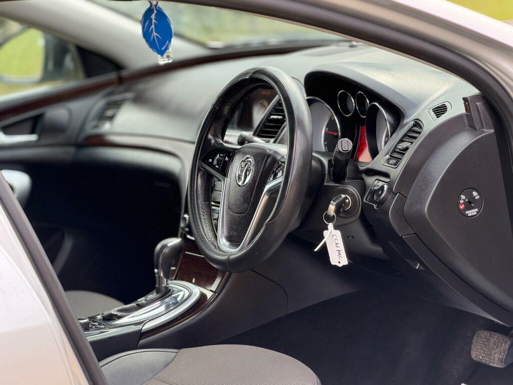 Vauxhall Insignia Hatchback Silver #15