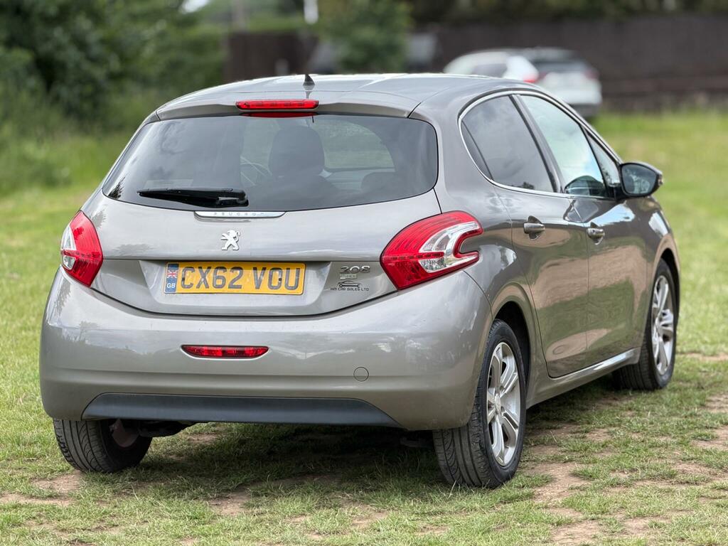 Peugeot 208 1.6 E-hdi Allure Euro 5 Ss CX62VOU Grey #5