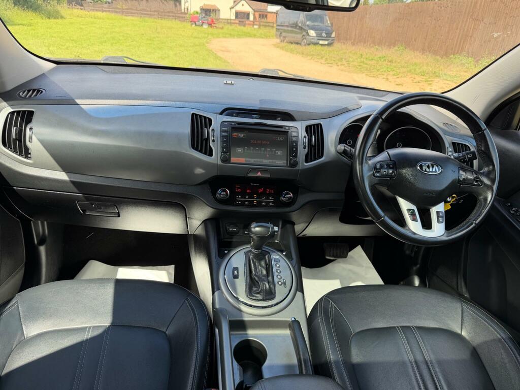 Kia Sportage 2 White #27