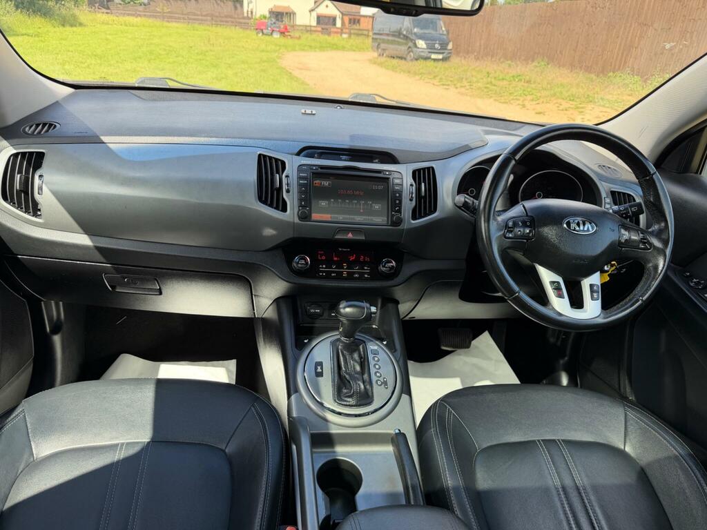 Kia Sportage 2 White #26