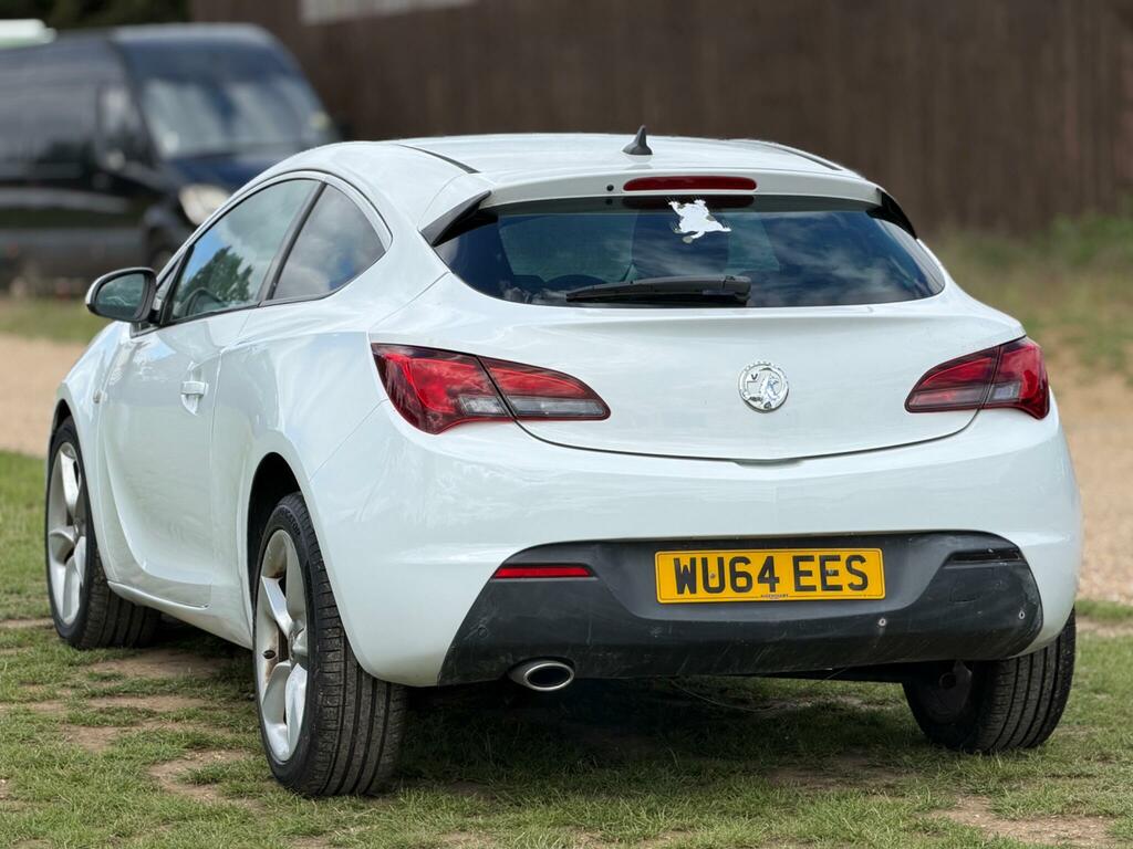 Vauxhall Astra GTC 2.0 Cdti Sri Euro 5 Ss White #4