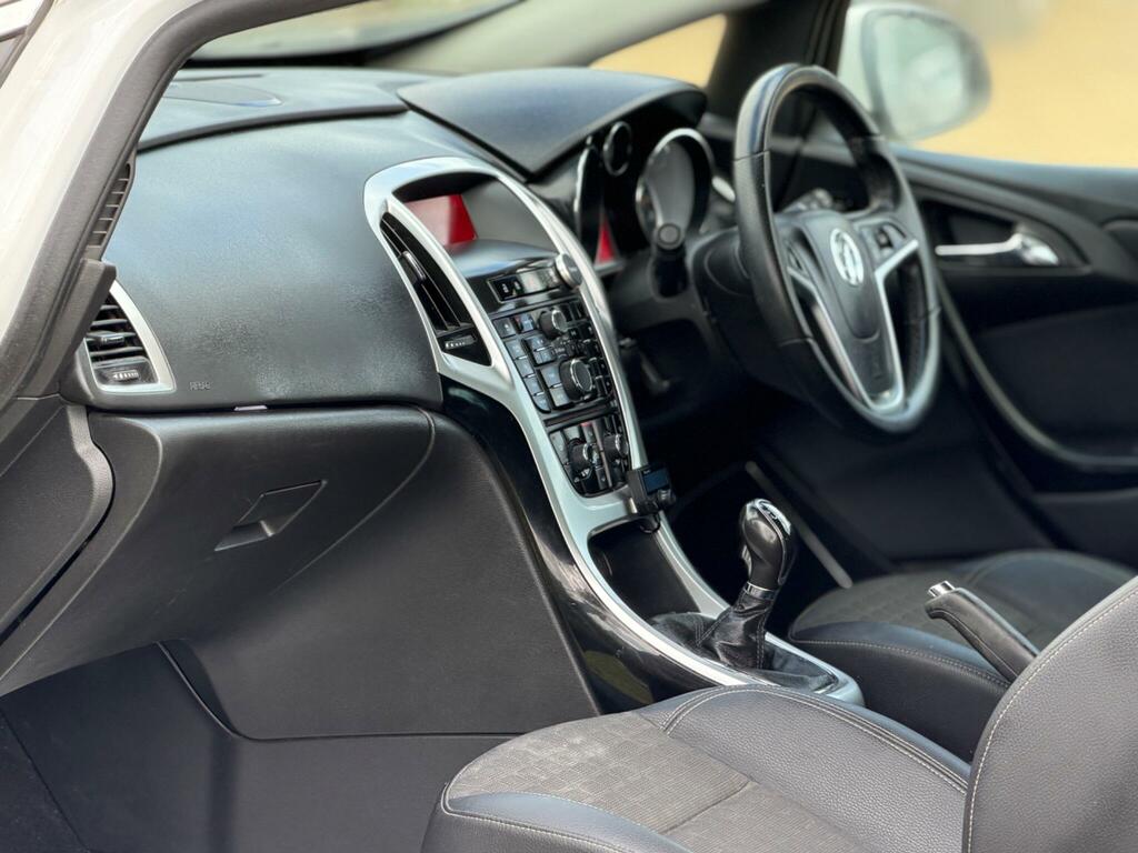 Vauxhall Astra GTC 2.0T Vxr Euro 5 Ss Red #16