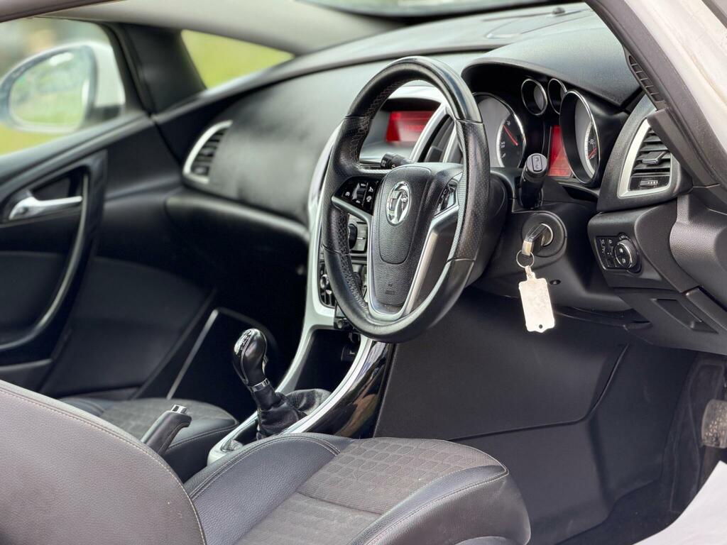 Vauxhall Astra GTC 2.0T Vxr Euro 5 Ss Red #13
