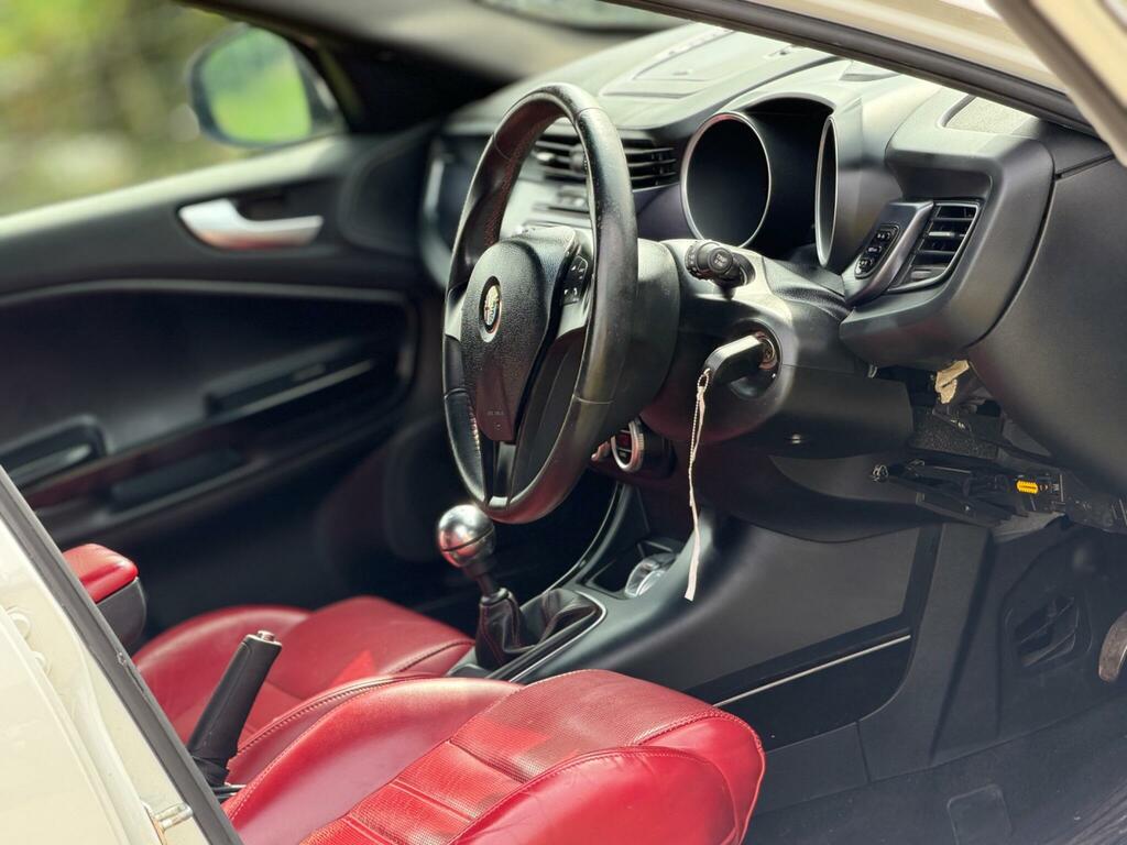 Alfa Romeo Giulietta 1.75 Tbi Cloverleaf #18