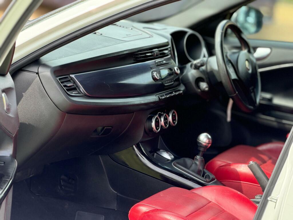 Alfa Romeo Giulietta 1.75 Tbi Cloverleaf #7
