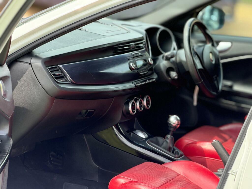 Alfa Romeo Giulietta 1.75 Tbi Cloverleaf #20