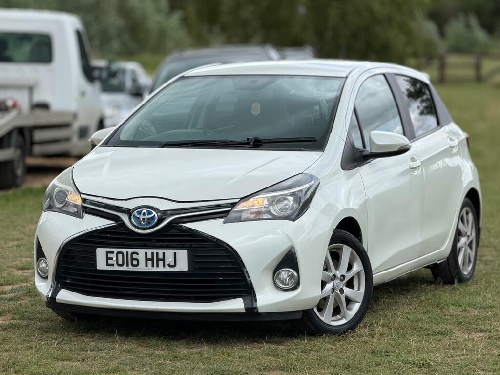 Toyota Yaris 1.5 Vvt-h Sport E-cvt Euro 6 White #3