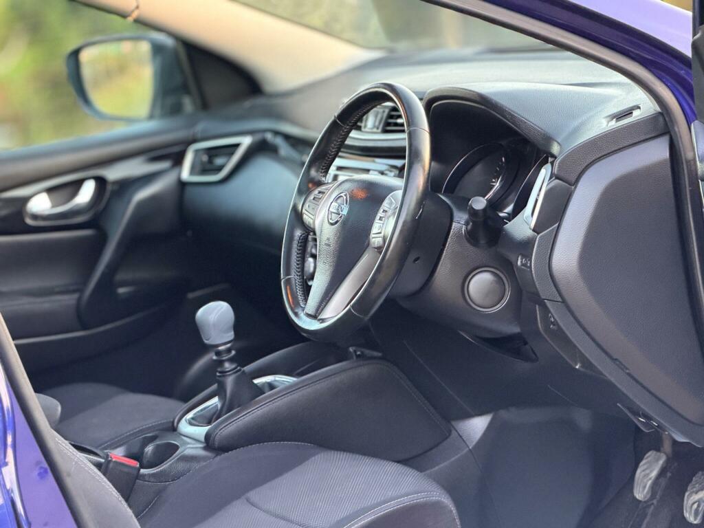 Nissan Qashqai Hatchback Dci Tekna 2014 Black #2