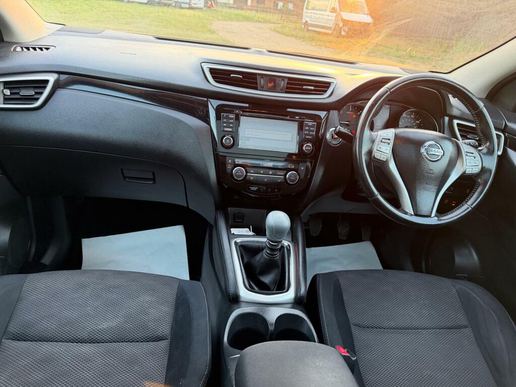 Nissan Qashqai Hatchback Dci Tekna 2014 Black #6
