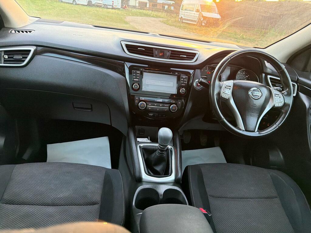 Nissan Qashqai Hatchback Dci Tekna 2014 Black #26