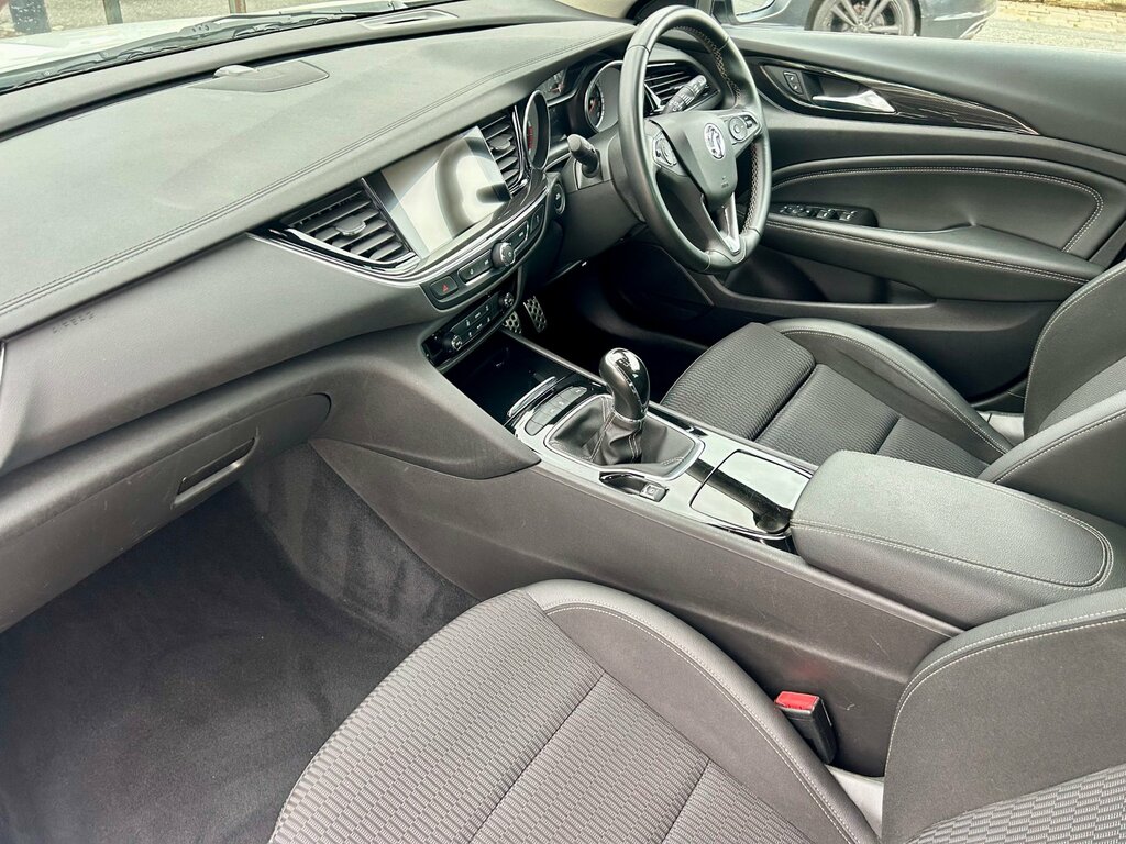 Vauxhall Insignia 1.5I Turbo Sri Nav Grand Sport E White #2