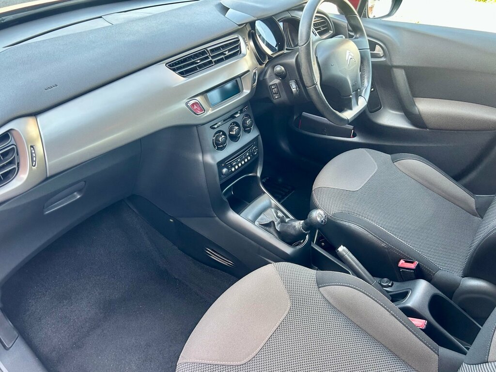 Citroen C3 1.0 Puretech Vtr Hatchback Euro Red #2