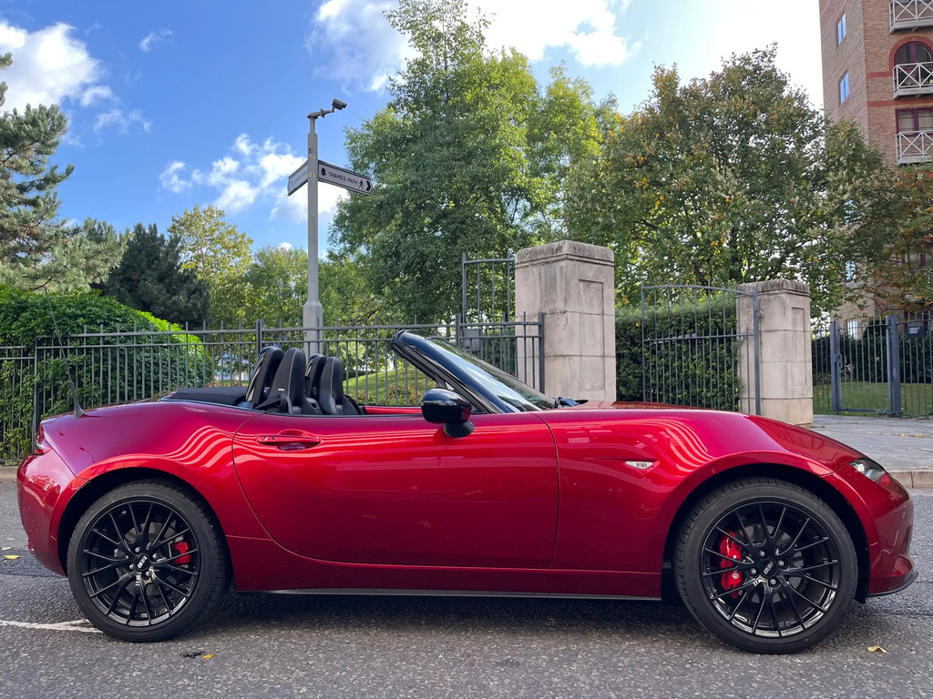 Mazda MX-5 2.0 Skyactiv-g Homura Roadster E Red