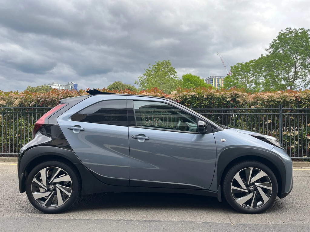 Toyota Aygo X 1.0 Vvt-i Exclusive Hatchback X-shift E
