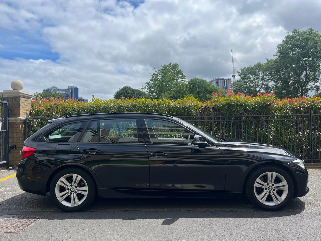 BMW 3 Series 318I Sport Touring Blue