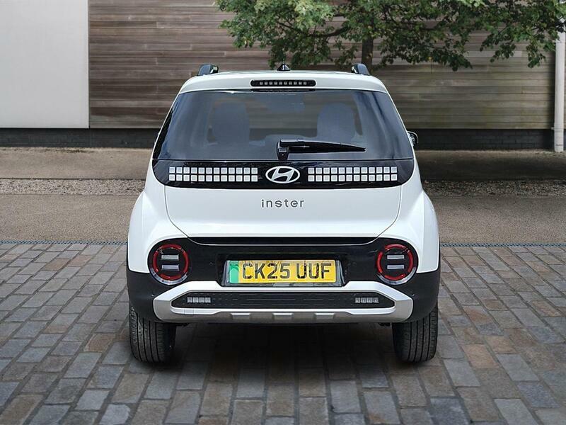 Hyundai Inster Long Range 49Kwh 02 Suv 115 Ps White #4