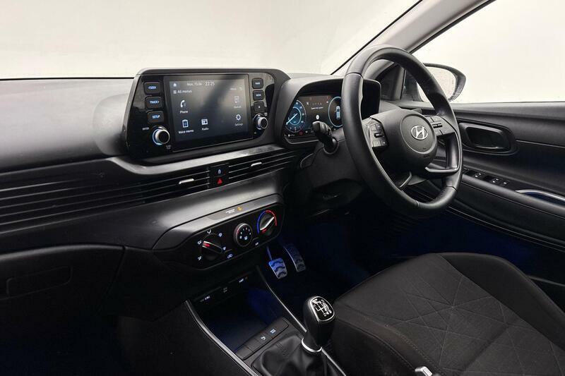 Hyundai Bayon 1.0 T-gdi Mhev Se Connect Suv Hybrid Ma White #3