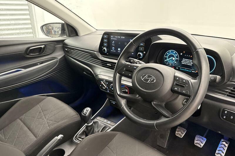 Hyundai Bayon 1.0 T-gdi Mhev Se Connect Suv Hybrid Ma White #4