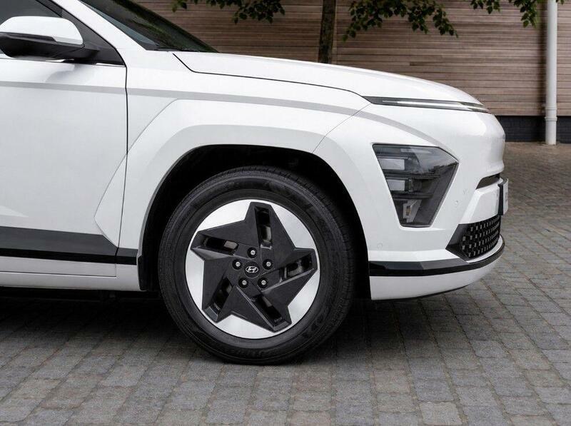 Hyundai Kona 65.4Kwh Ultimate Suv 218 Ps ET25LJN White #4