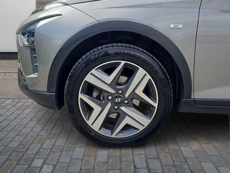 Hyundai Bayon Premium White #9