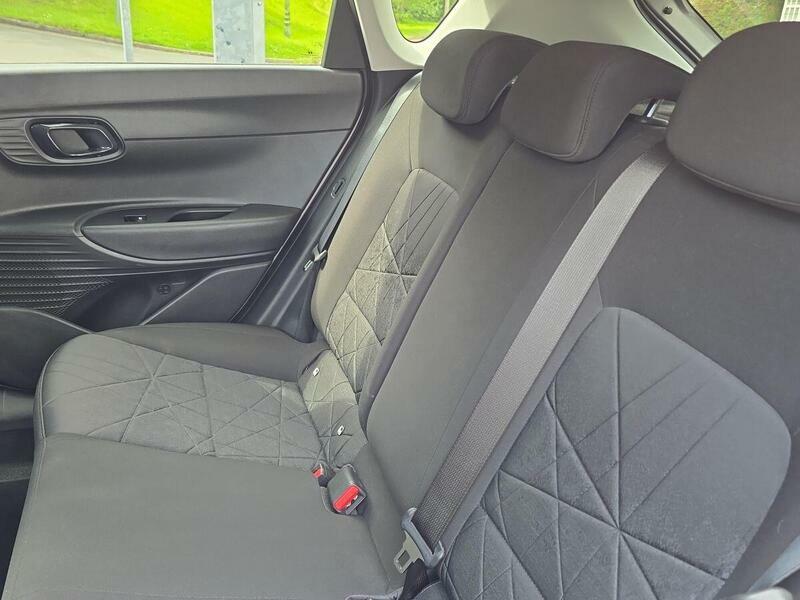 Hyundai Bayon Premium White #15