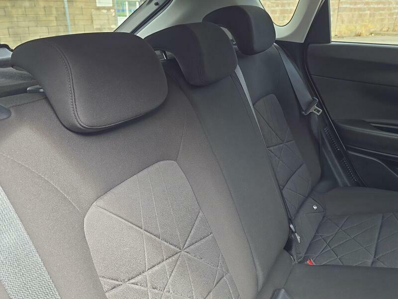 Hyundai Bayon Premium White #19